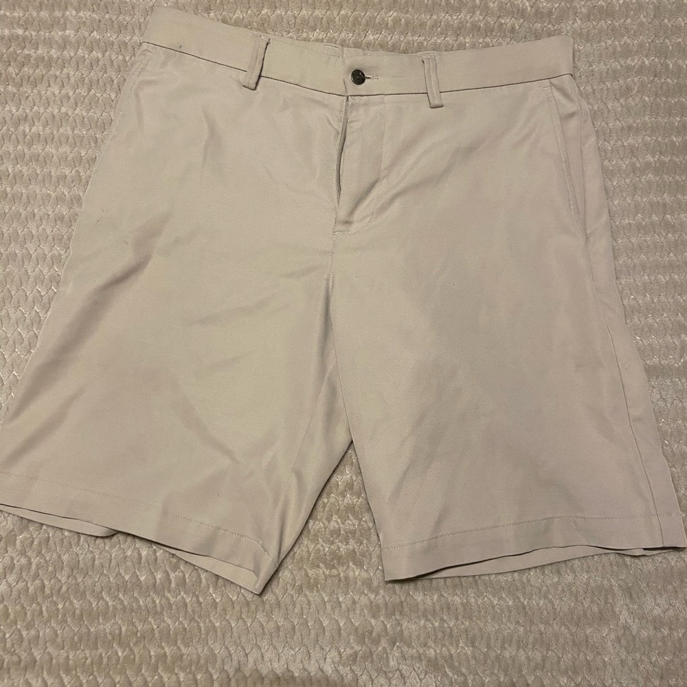 Callaway Men's Light Tan Flat Front Shorts